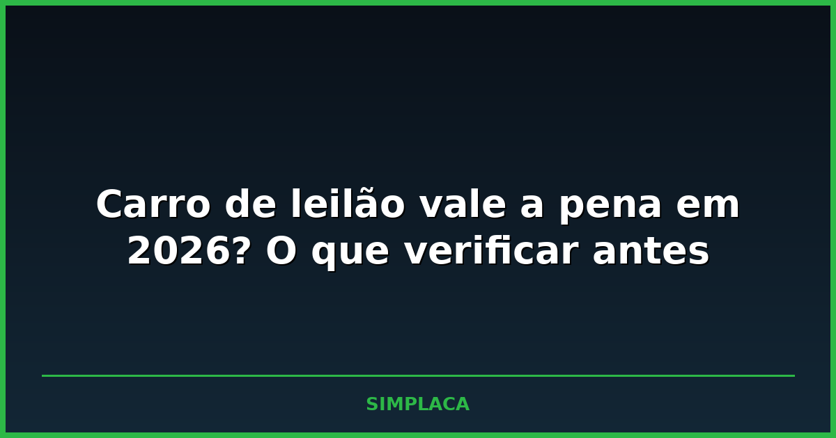 Fileira de carros estacionados em pátio de leilão à espera de arrematação